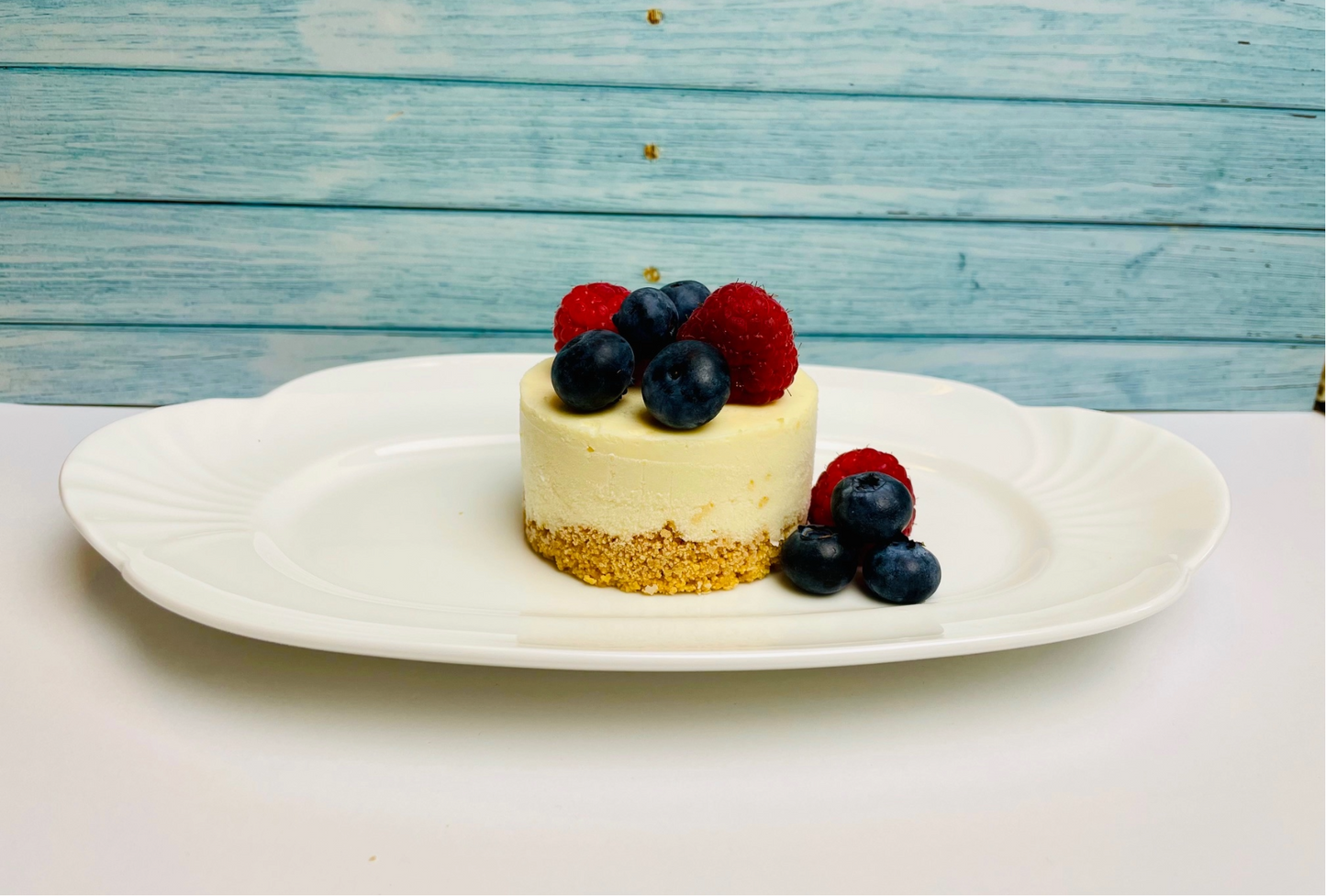 Valkosuklaajuustokakku